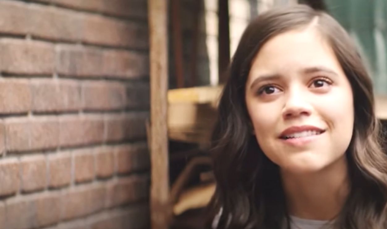 Ellie Alves – Loved