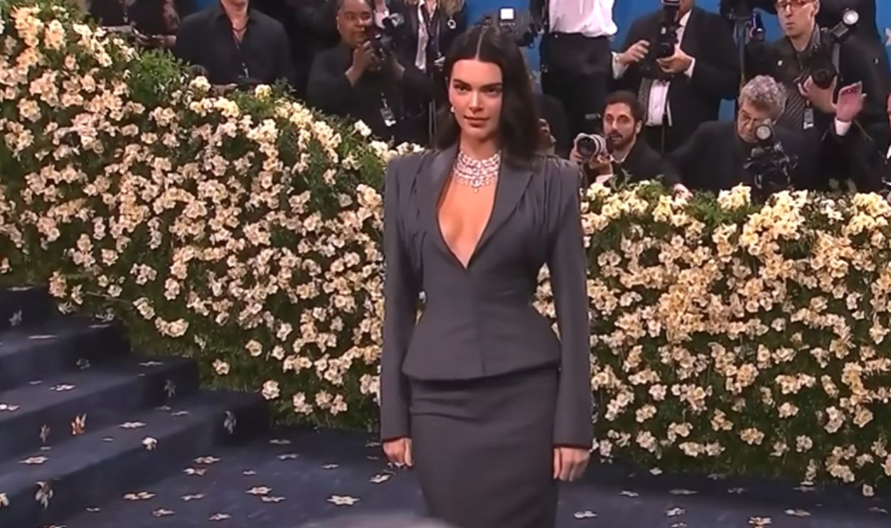Kendall Jenner In Torisheju