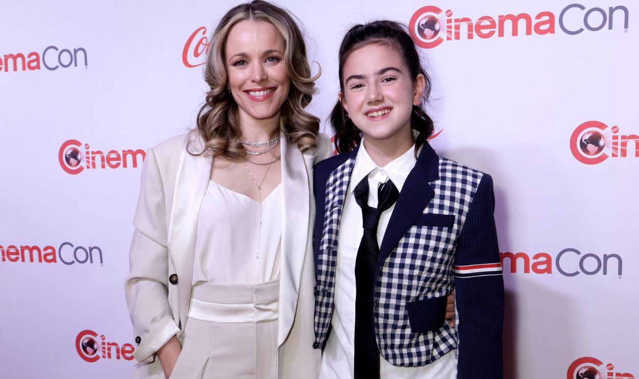 CinemaCon 2022 LAS VEGAS, NEVADA - APRIL 28: (L-R) Rachel McAdams and Abby Ryder Fortson attend the CinemaCon Big Screen Achievement Awards during CinemaCon 2022 at Omnia Nightclub at Caesars Palace on April 28, 2022 in Las Vegas, Nevada.