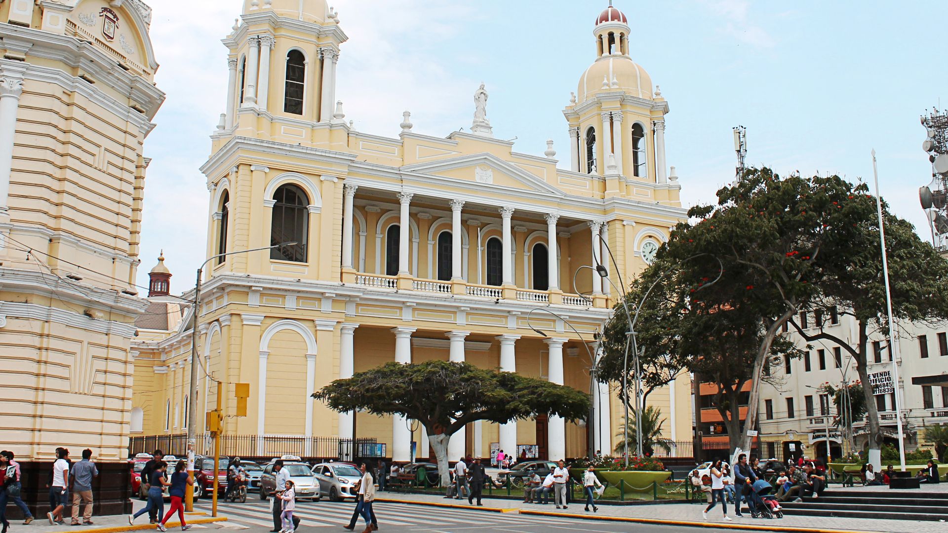 File:Santa María Catedral - Chiclayo.jpg