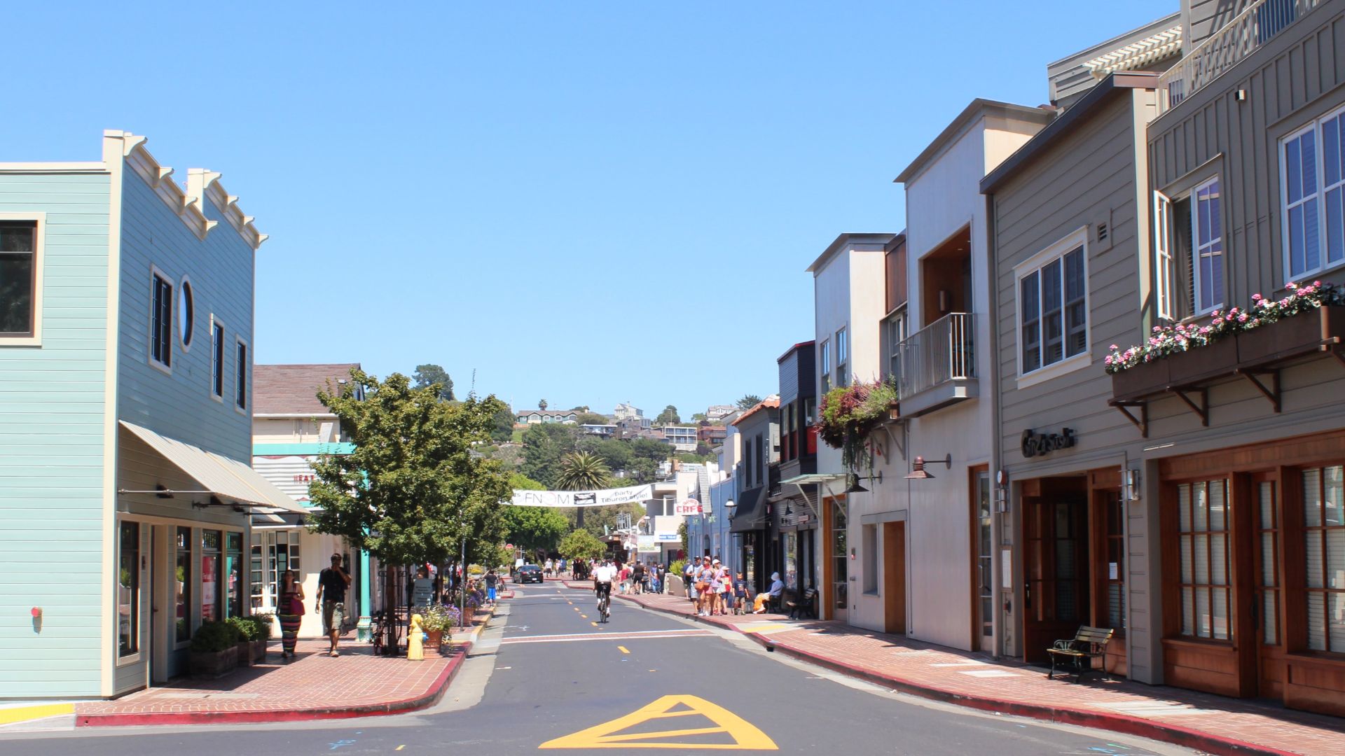 File:Tiburon, California USA - Downtown Tiburon - panoramio (5).jpg