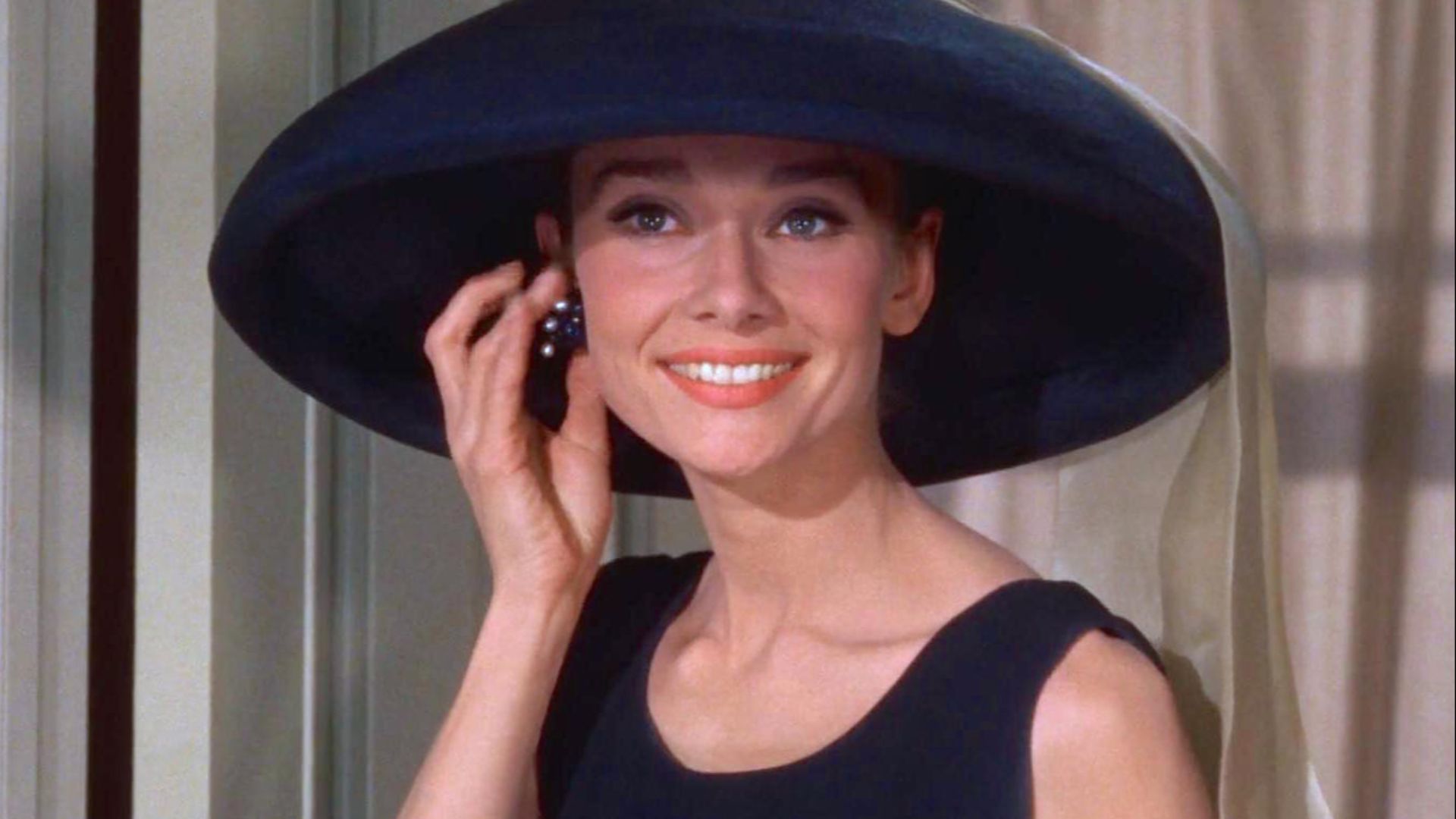 File:Audrey Hepburn Tiffany's.jpg