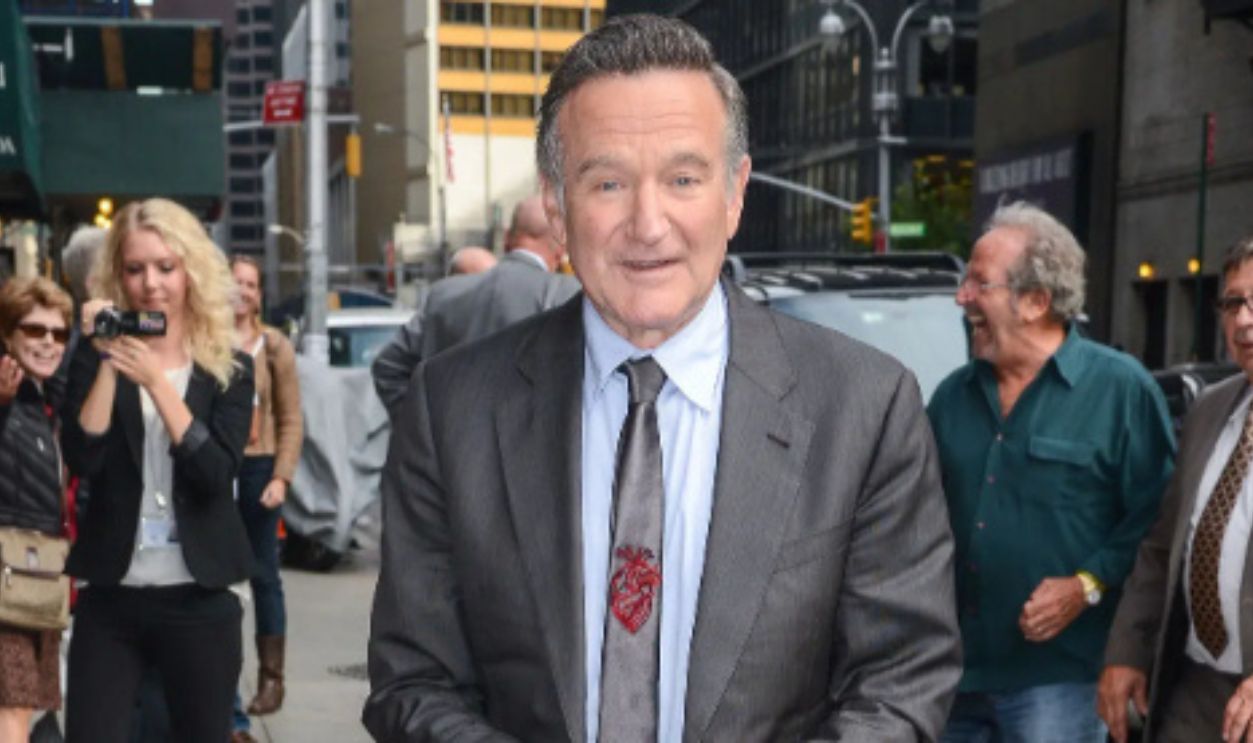 181822181 - Celebrities Visit 