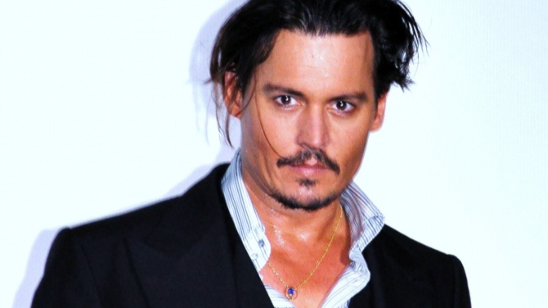 File:Johnny Depp Paris 2009.jpg