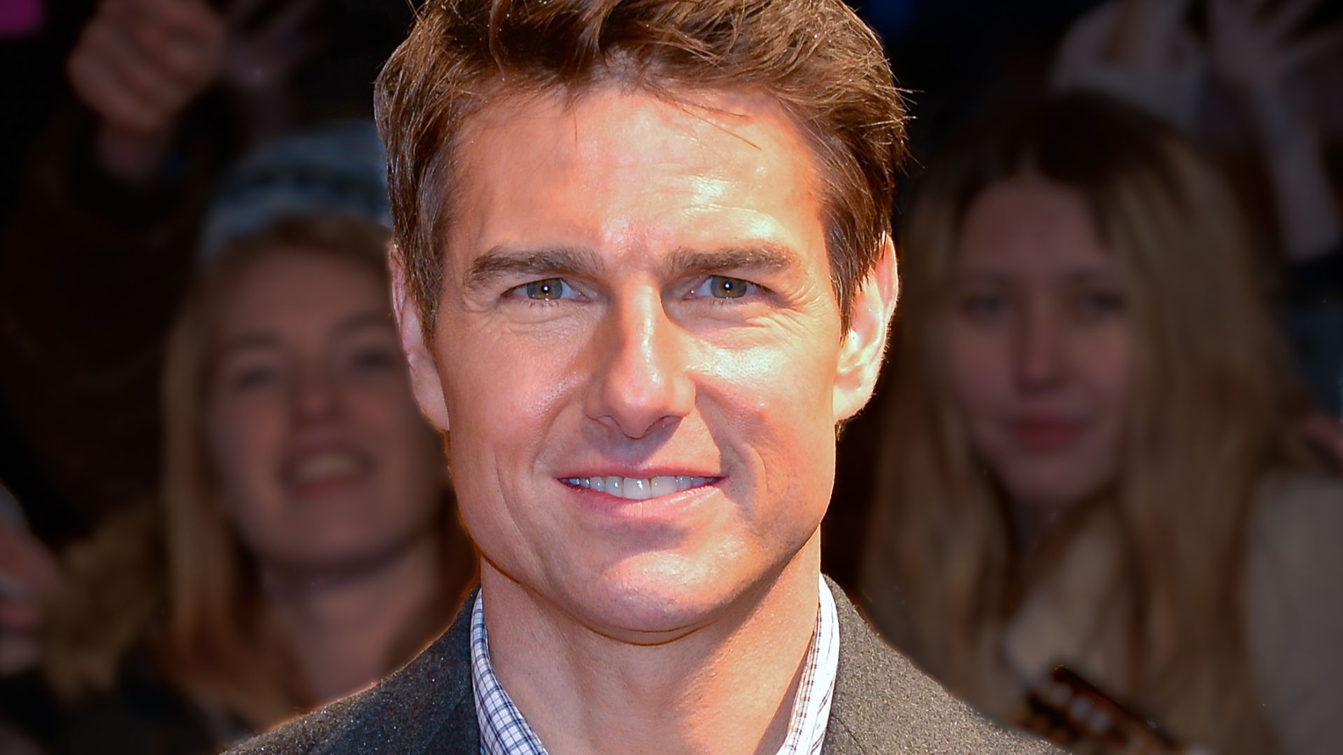 File:Tom Cruise in Dec 2012 (2 av 3).jpg