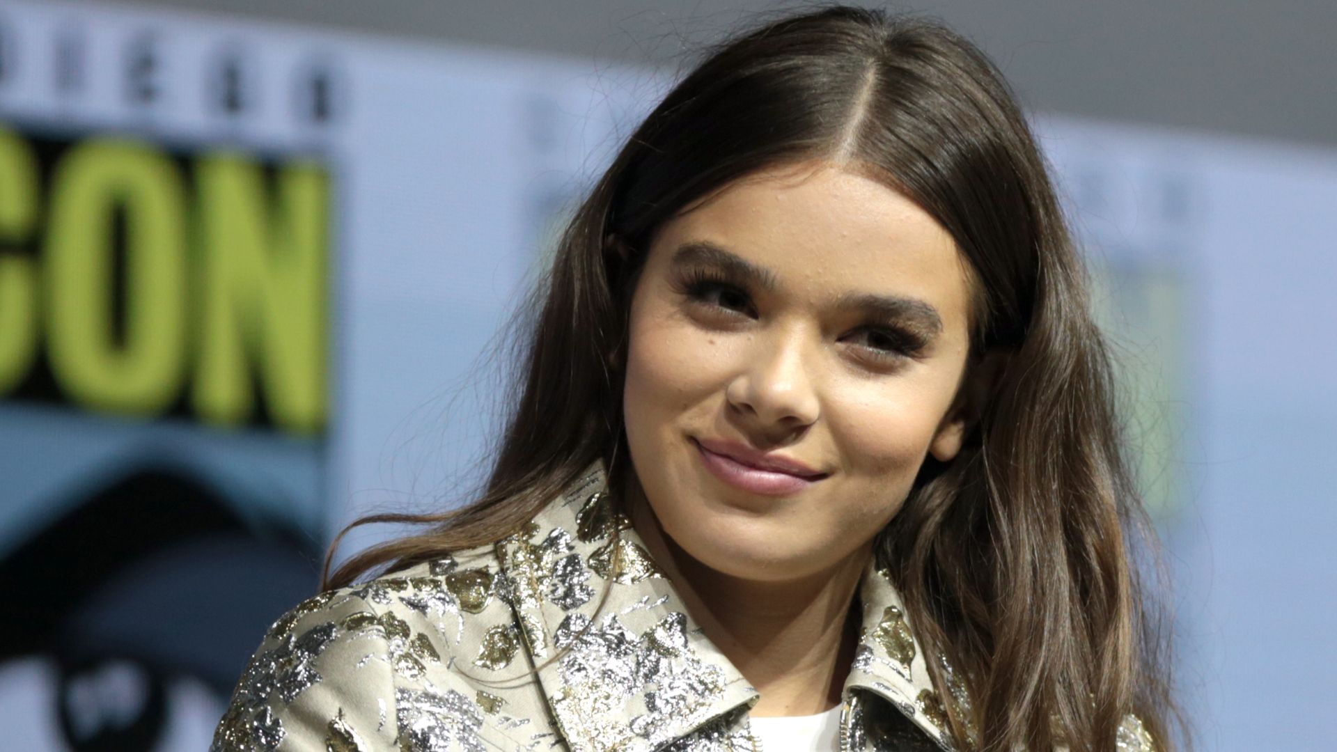 File:Hailee Steinfeld & Christopher Miller (28787553517) (large crop).jpg