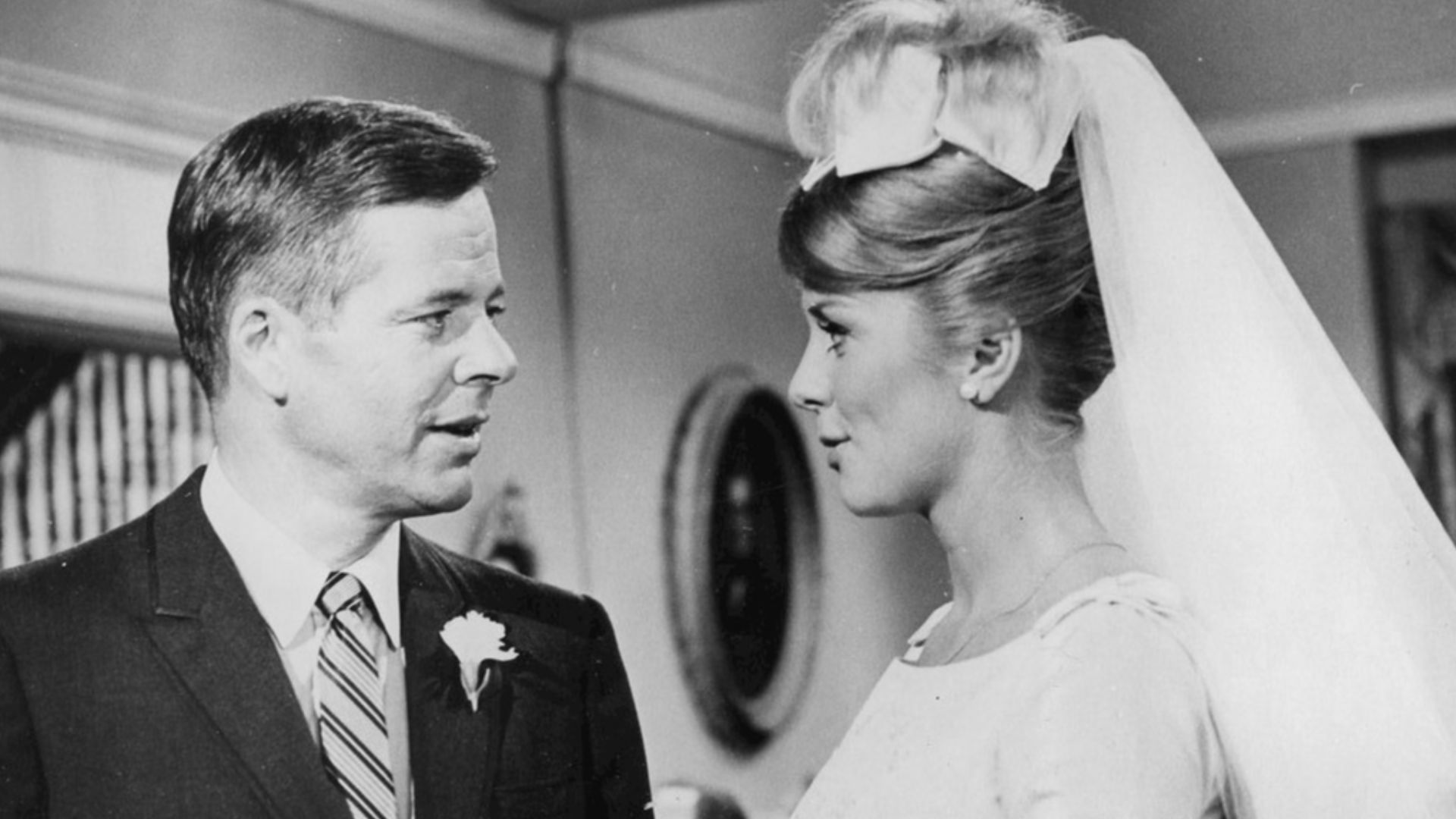 File:Inger Stevens William Windom The Farmer's Daughter wedding 1965.jpg