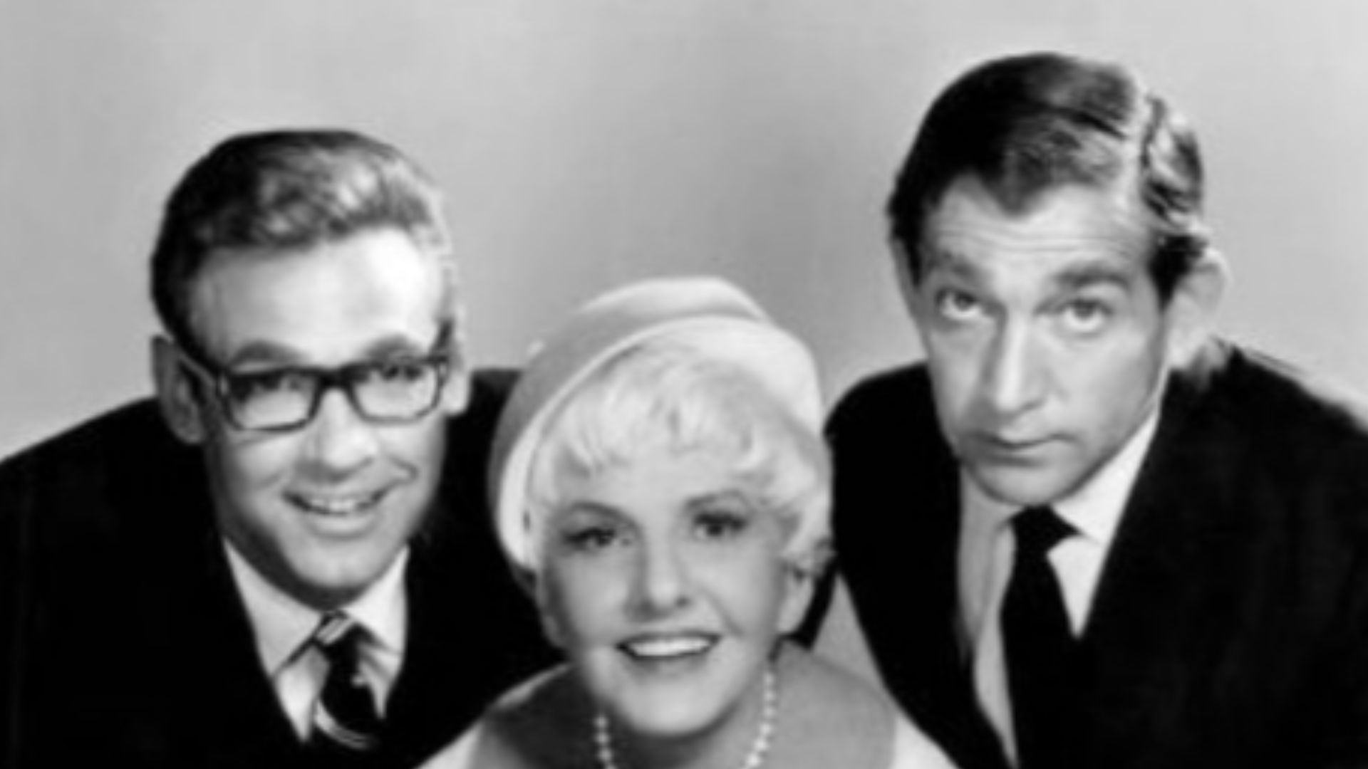 File:Jean Arthur Show cast.JPG