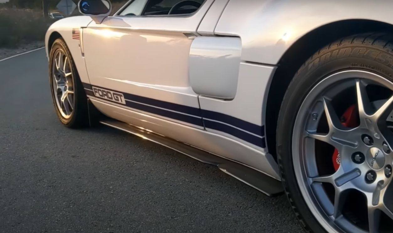 Ford GT (2021, White Over Black)