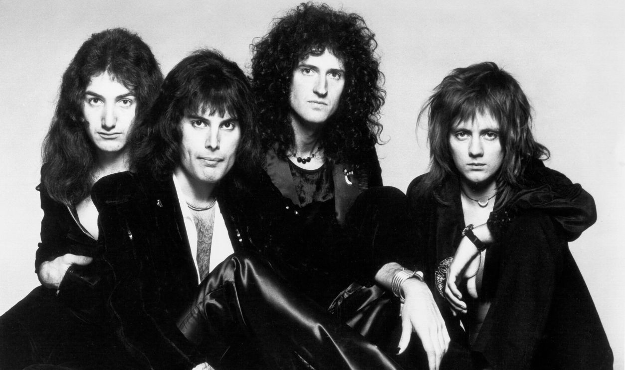 CIRCA 1970: Photo of Queen