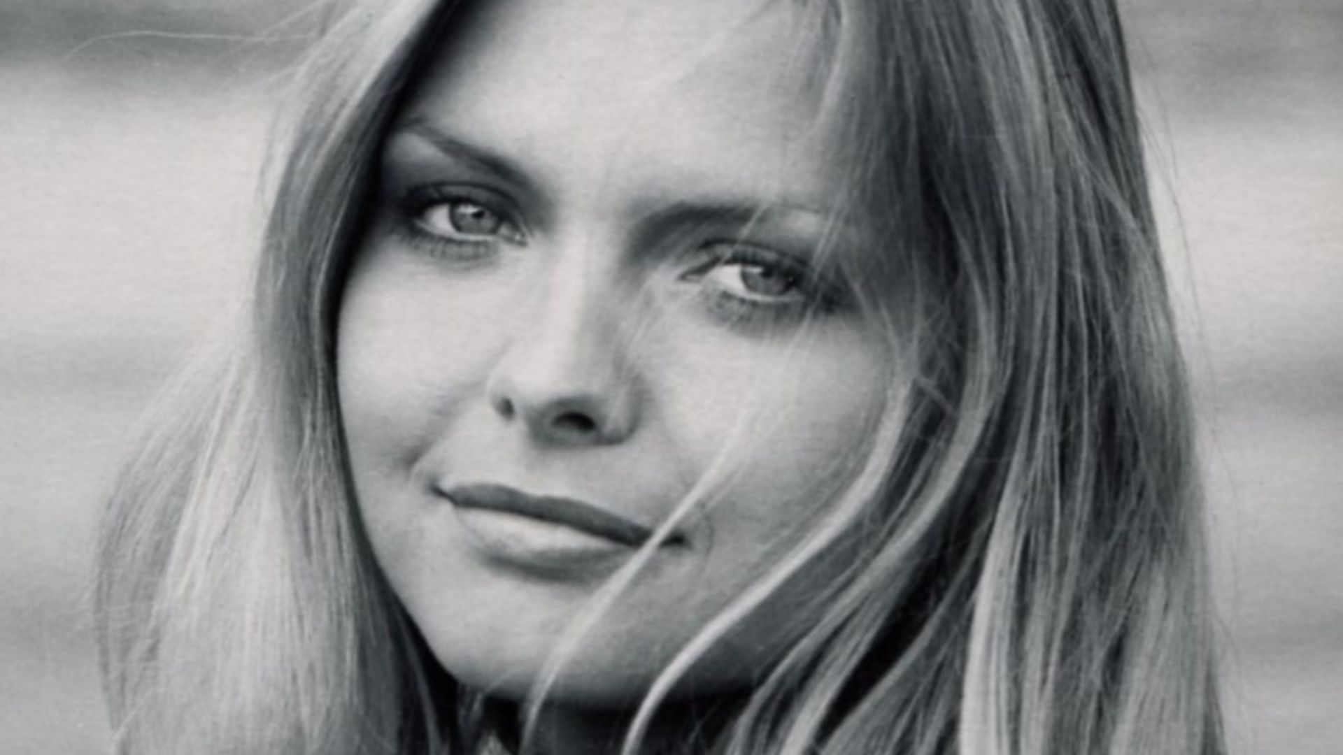 File:Michelle Pfeiffer - Studio Portrait (1979).jpg