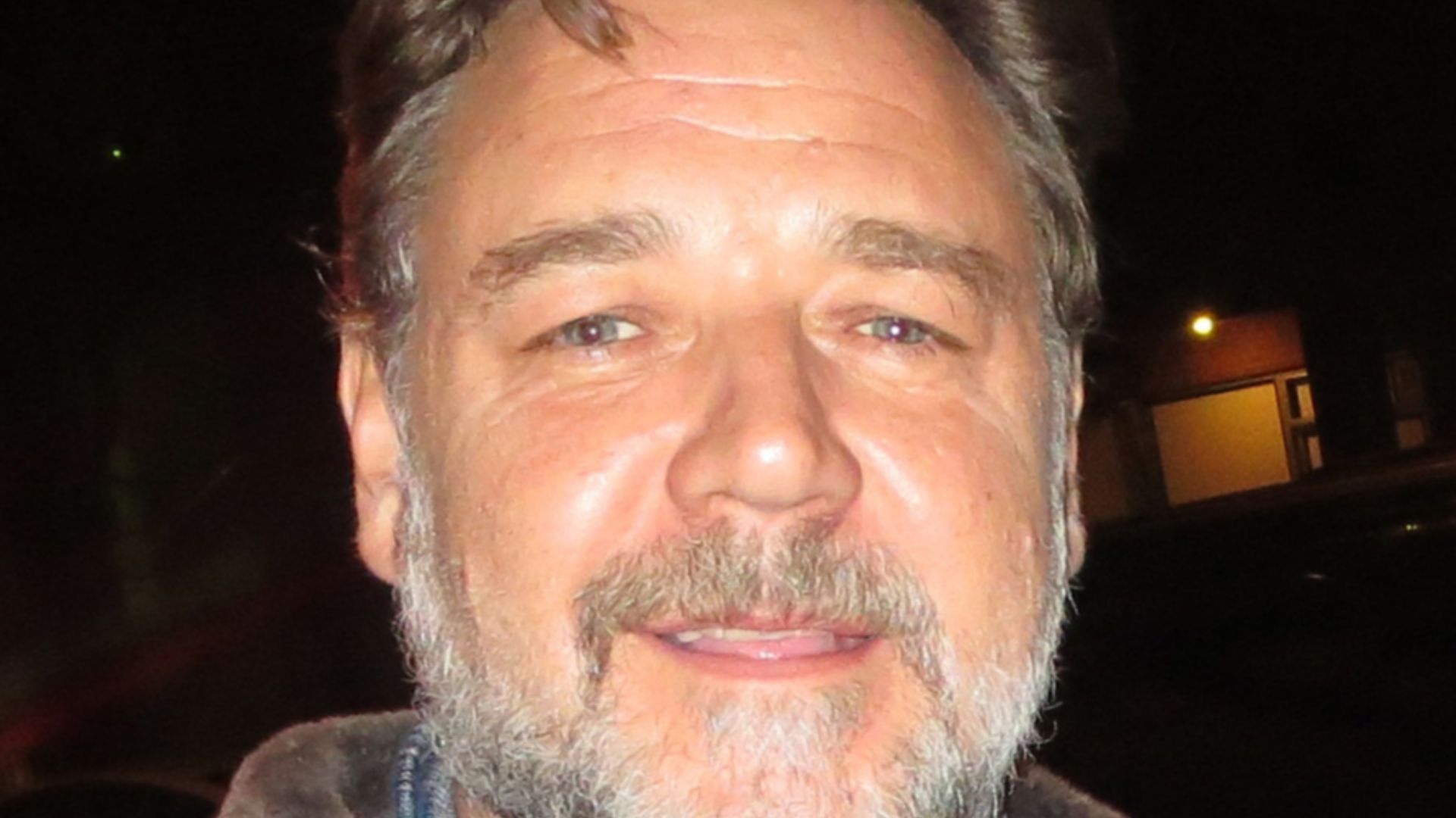 File:Russell Crowe (3x4 tilted cropped).jpg