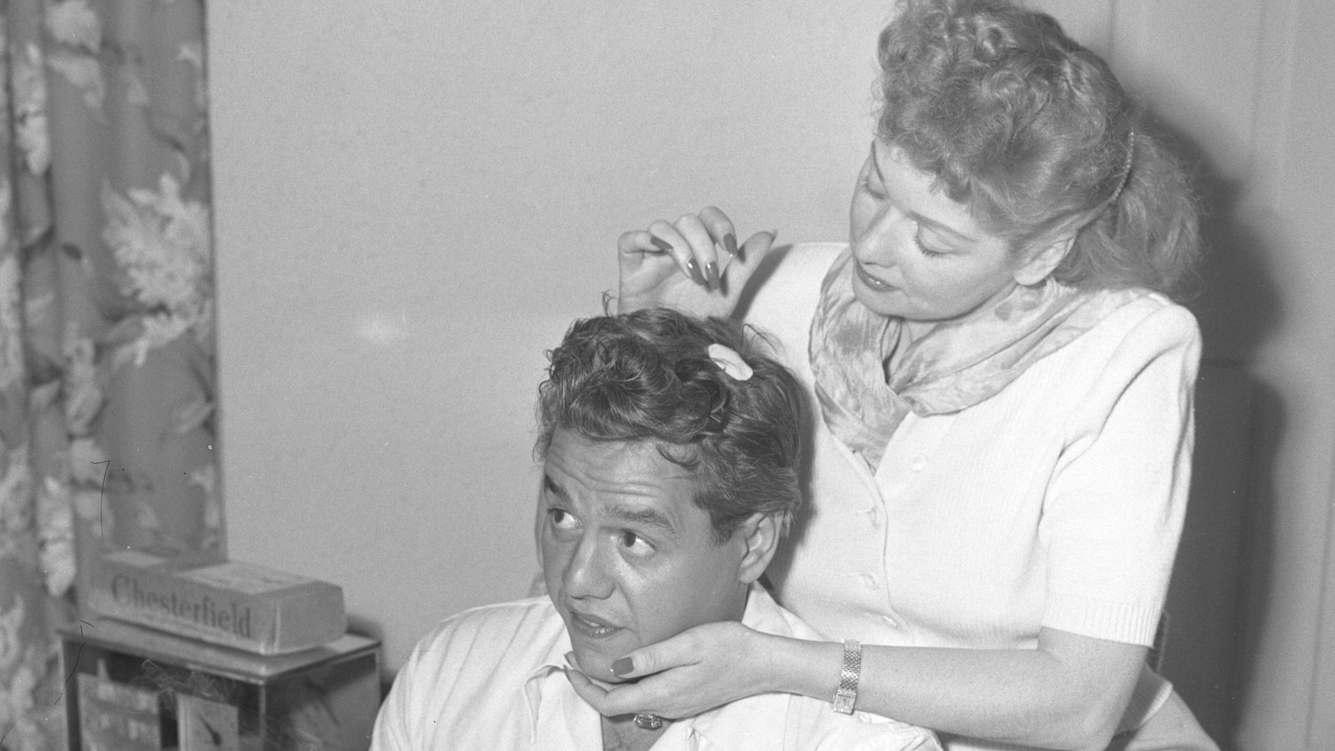 File:Lucille Ball and Desi Arnaz at home.jpg