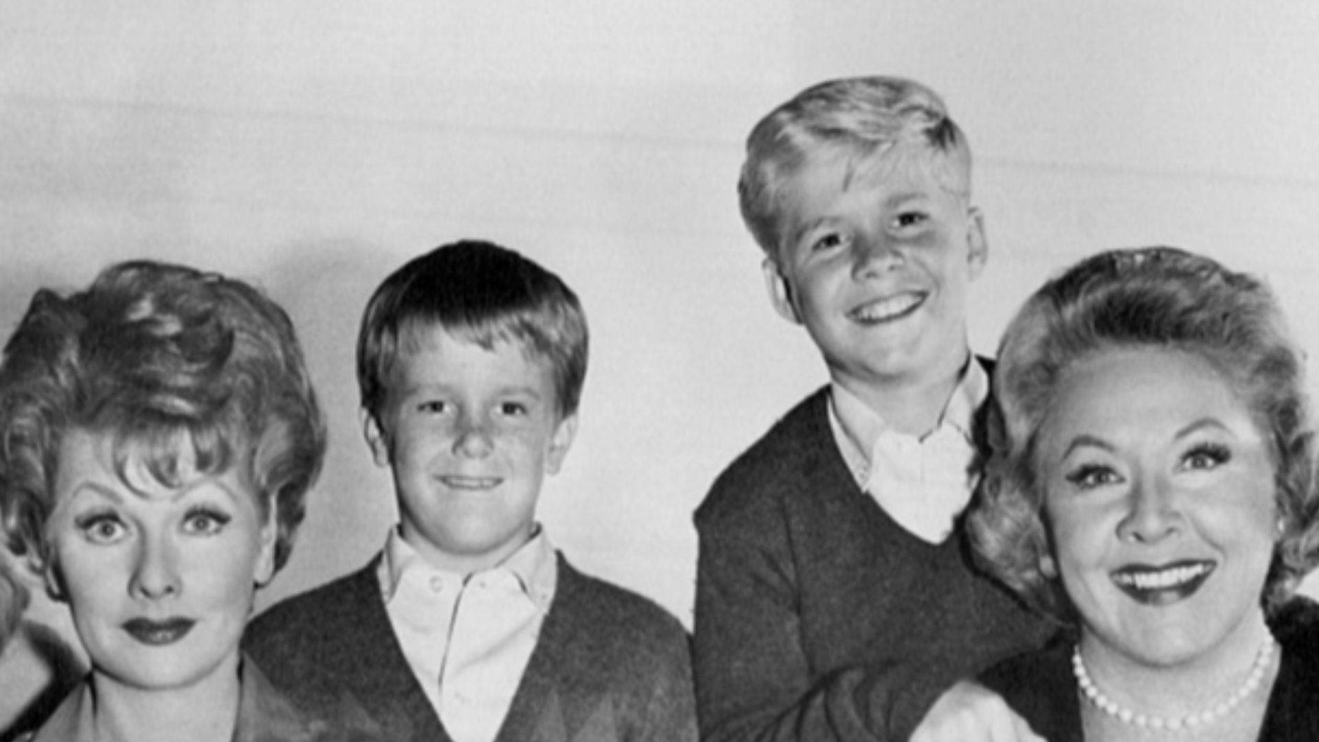 File:Lucy Show cast 1962.jpg