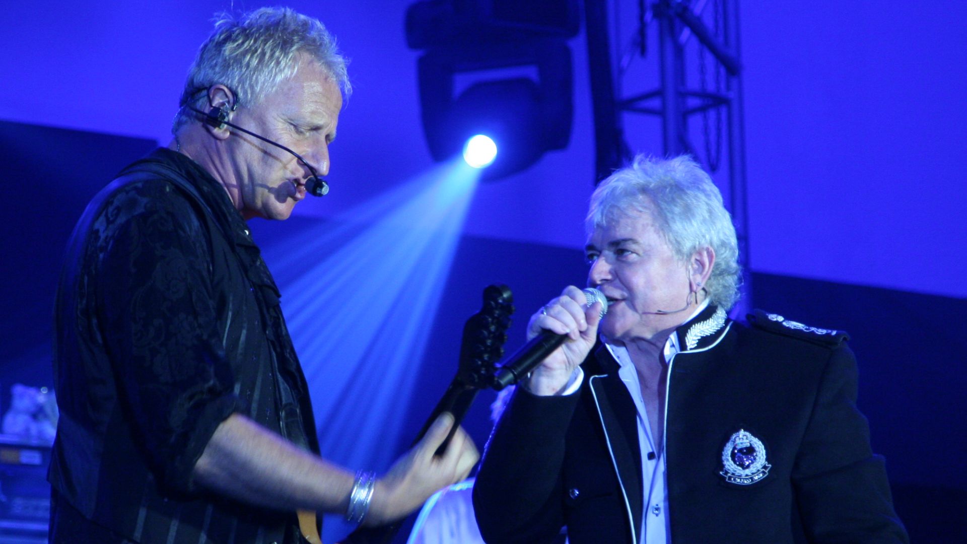 File:Air Supply Live in the Philippines.jpg
