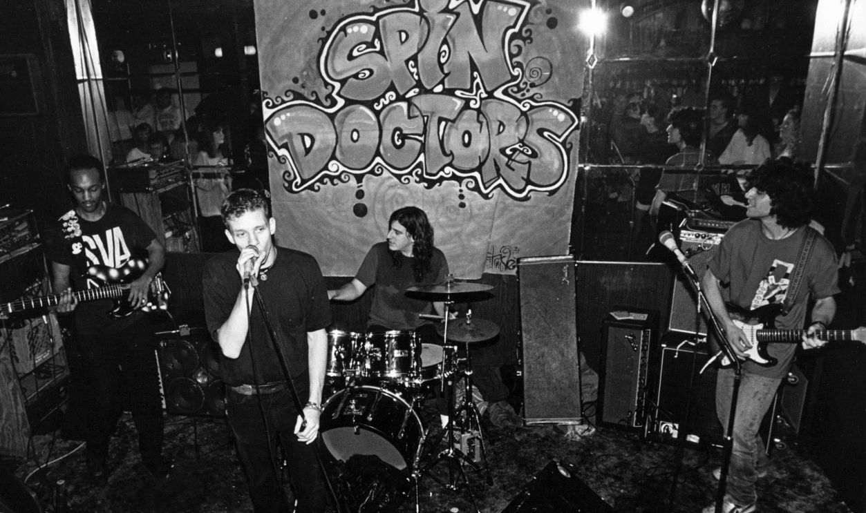 The music group The Spin Doctors performing at Nightingales bar, 1990s. New York.