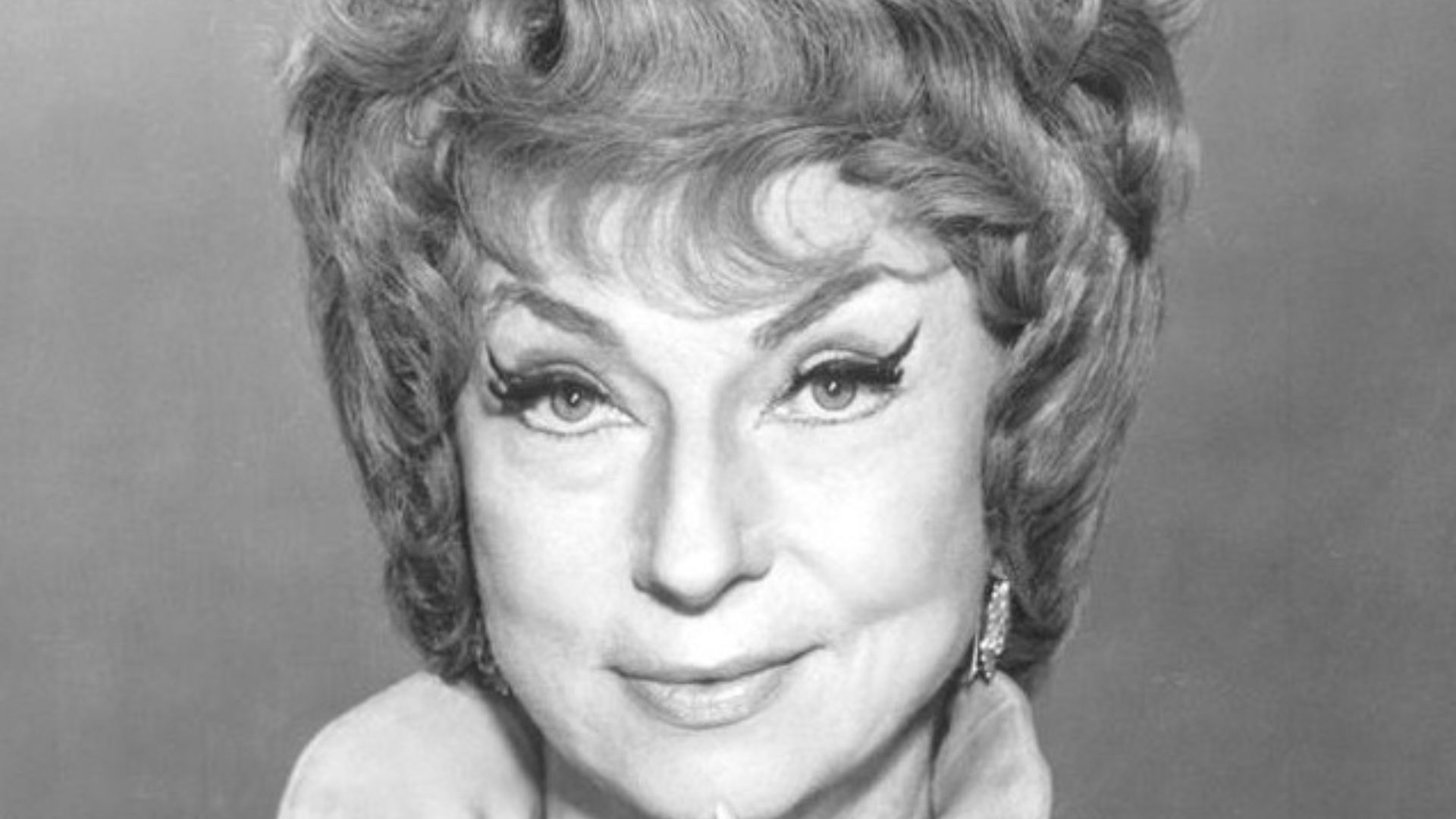 File:Agnes Moorehead Bewitched 1969.JPG