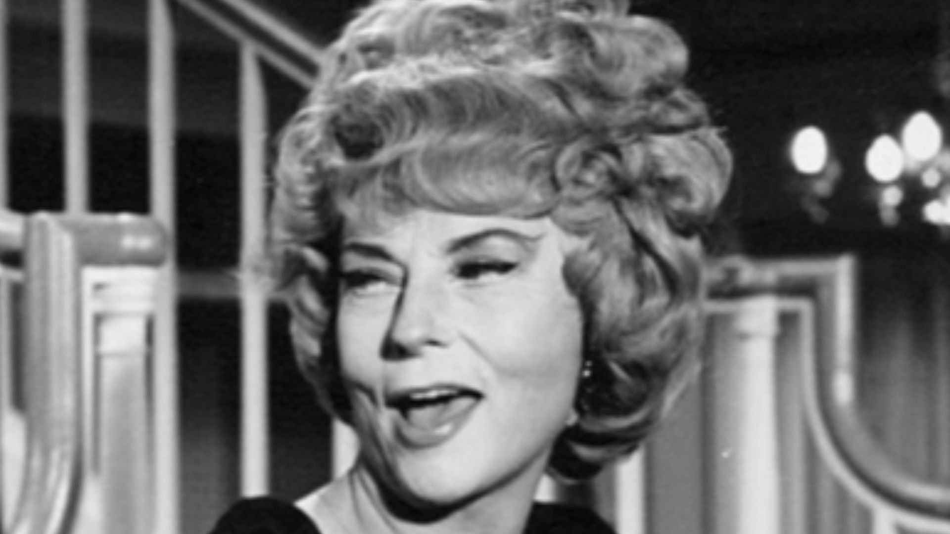 File:Maurice Evans Agnes Moorehead Bewitched.jpg