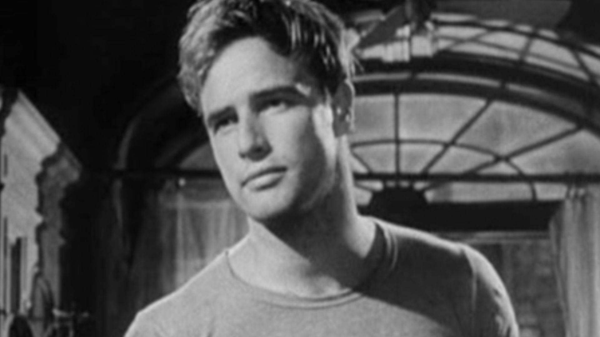 File:Marlon Brando in 'Streetcar named Desire' trailer (cropped).jpg