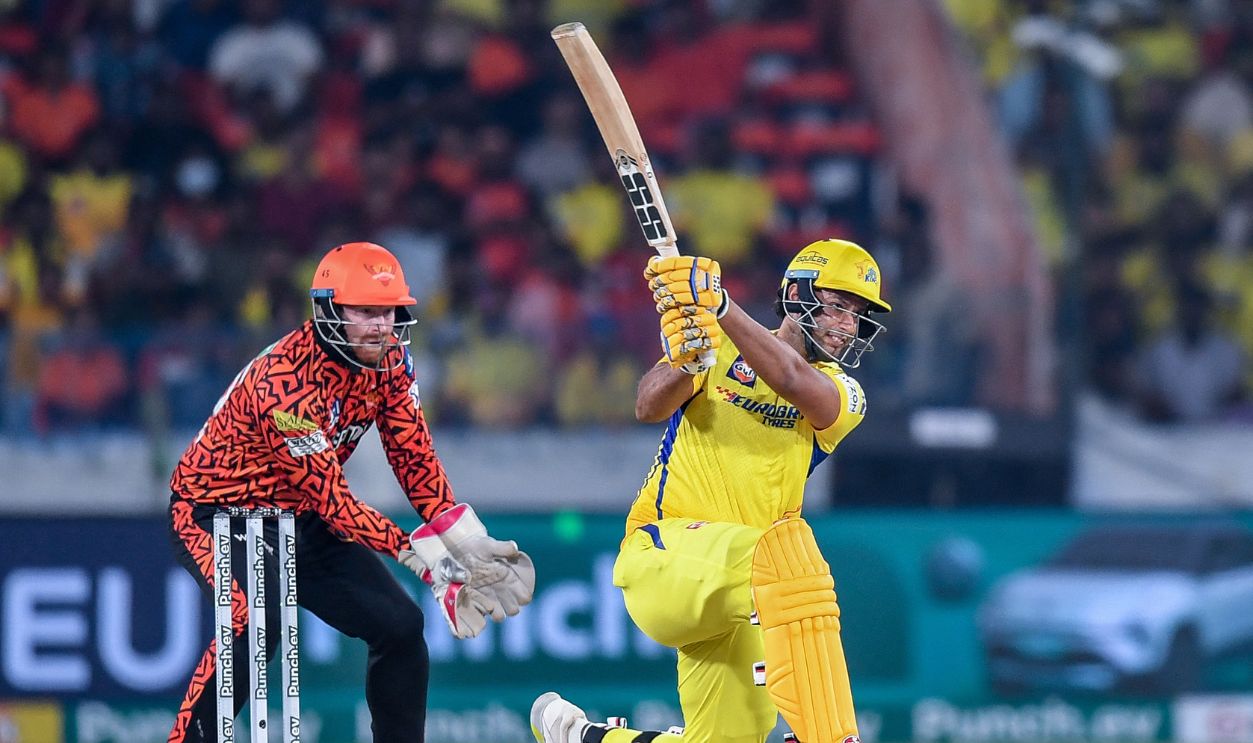 Chennai Super Kings' Shivam Dube (R) plays a shot during the Indian Premier League (IPL) Twenty20 cricket match between Sunrisers Hyderabad and Chennai Super Kings at the Rajiv Gandhi International Stadium in Hyderabad on April 5, 2024. (Photo by Noah SEELAM / AFP) / -- IMAGE RESTRICTED TO EDITORIAL USE - STRICTLY NO COMMERCIAL USE 