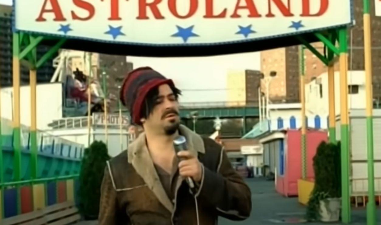 "Big Yellow Taxi" Counting Crows ft. Vanessa Carlton (2003)