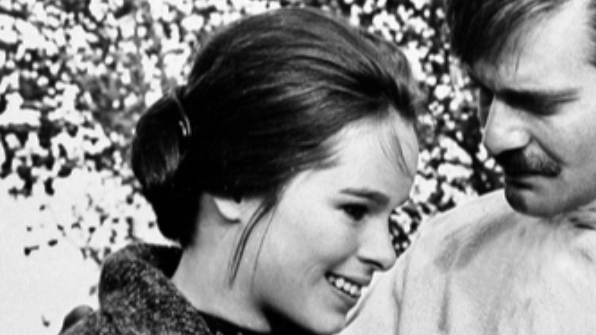 File:Geraldine Chaplin - Omar Sharif.jpg