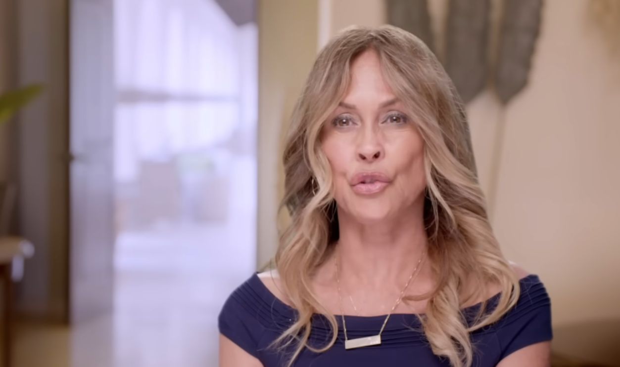 Screenshot from MILF Manor (2023)