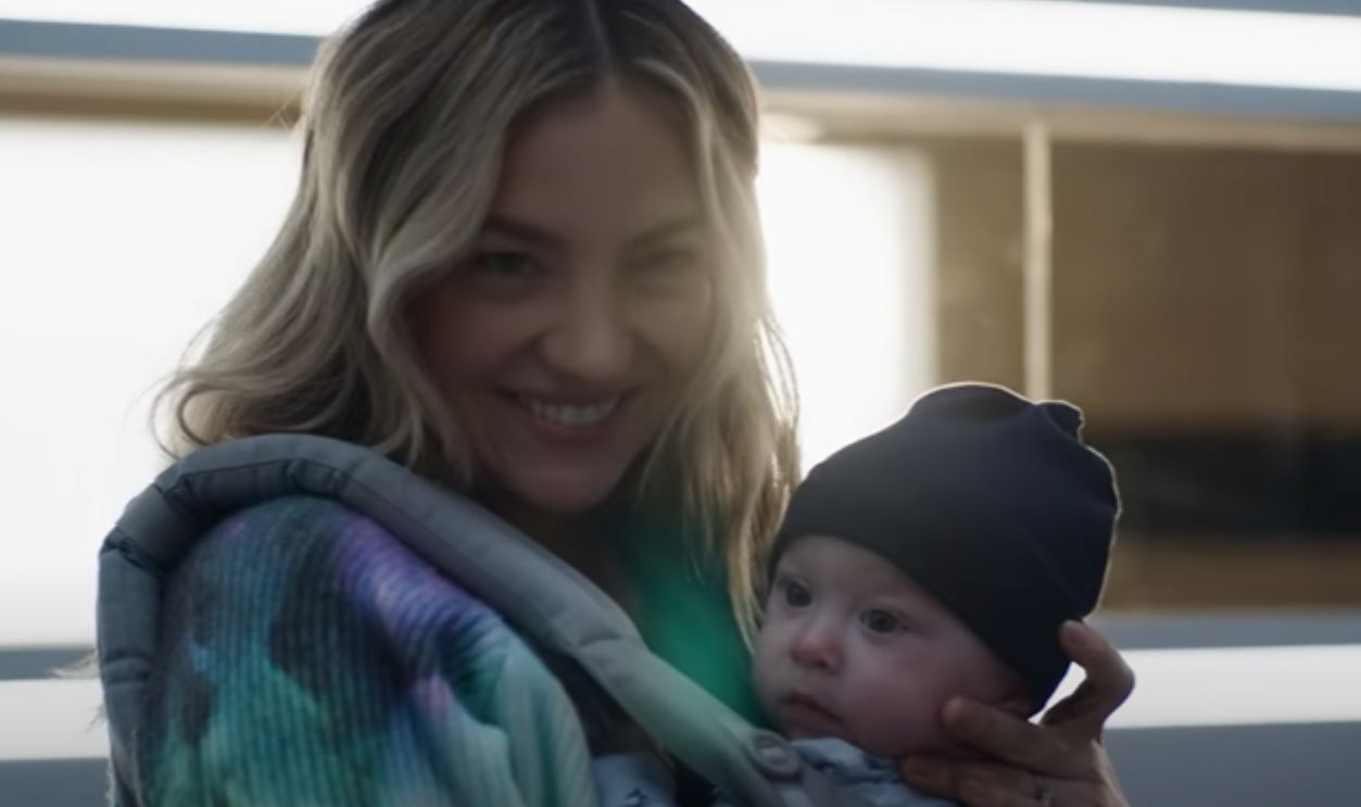 Returning: Abby Elliott As Natalie Berzatto (Sugar)