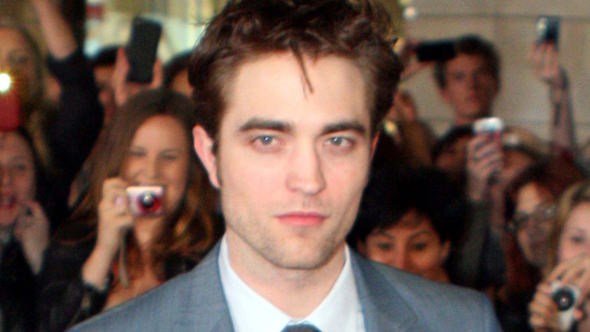 File:Robert Pattinson 2011.jpg