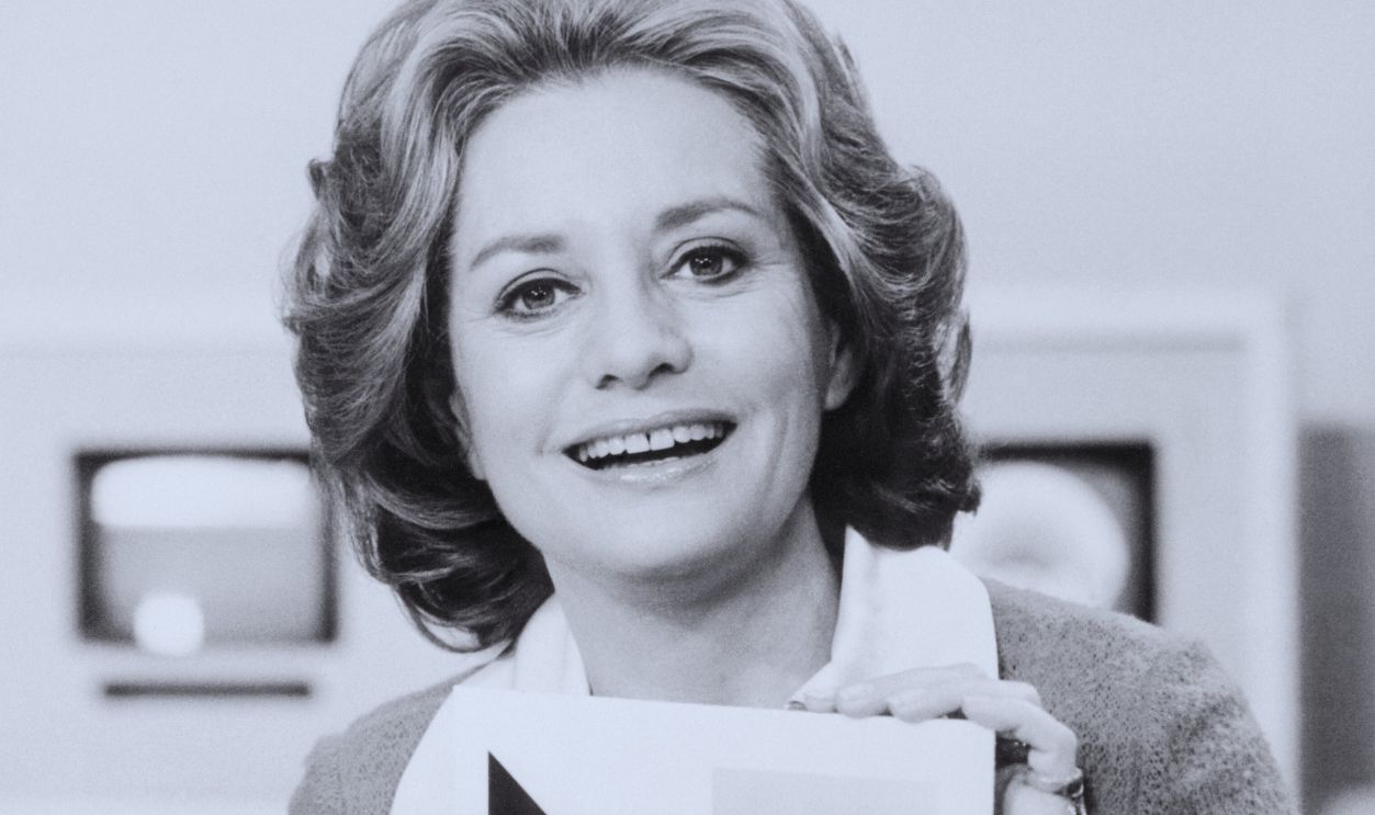 Gettyimages - 517285146, Portrait of Barbara Walters