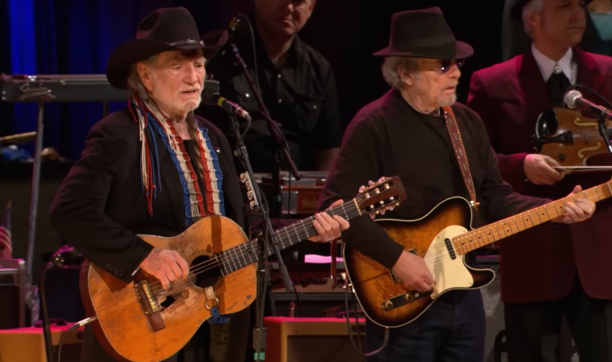 Willie Nelson & Merle Haggard “Pancho And Lefty”