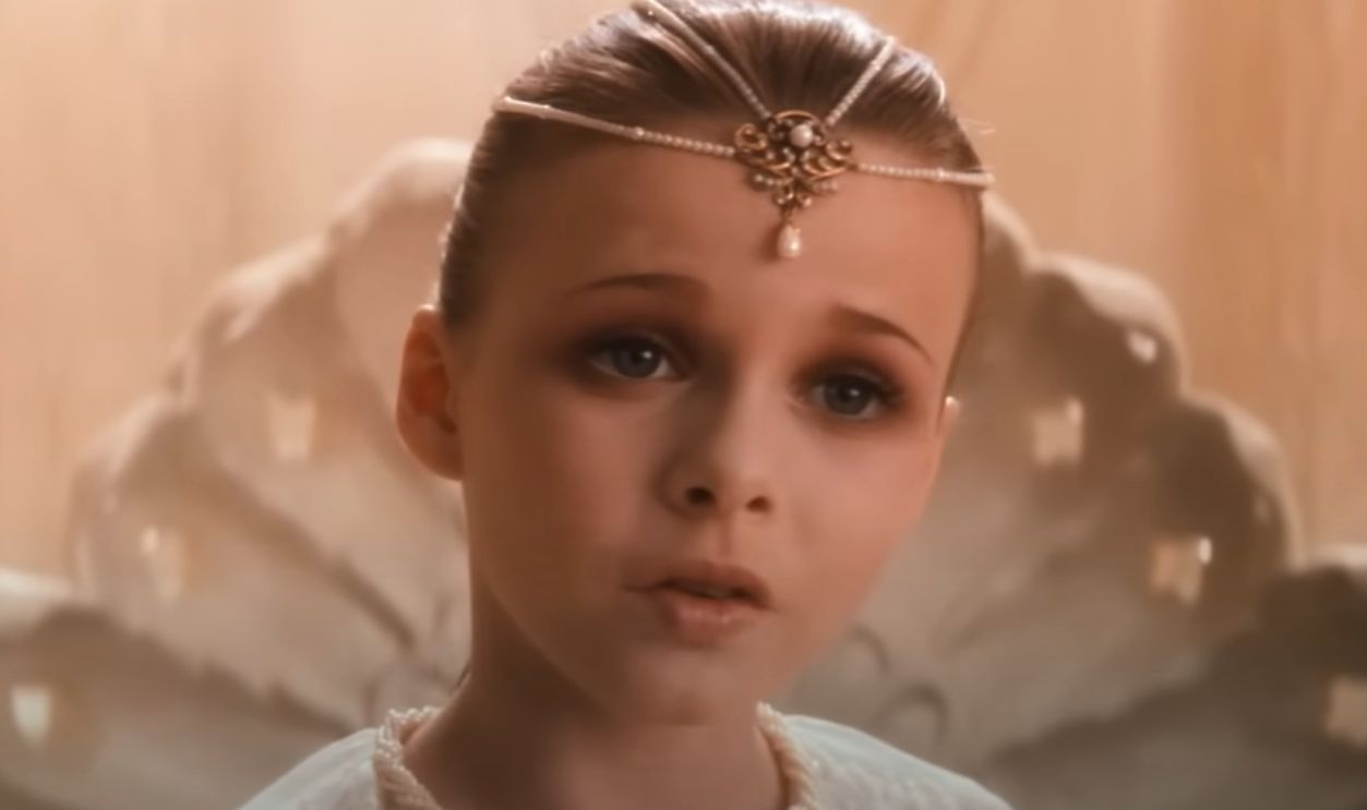 Tami Stronach: The Childlike Empress