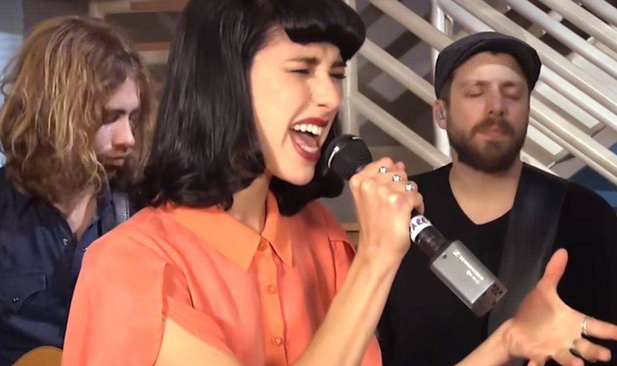 "Somebody That I Used To Know" Gotye (Remix)