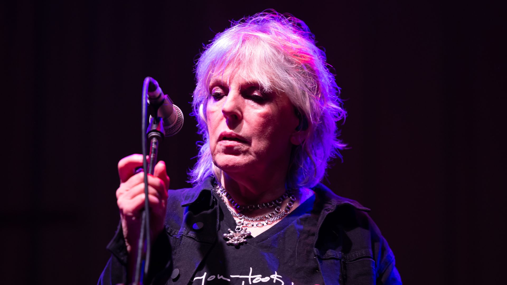 File:Lucinda Williams - 53774749637.jpg
