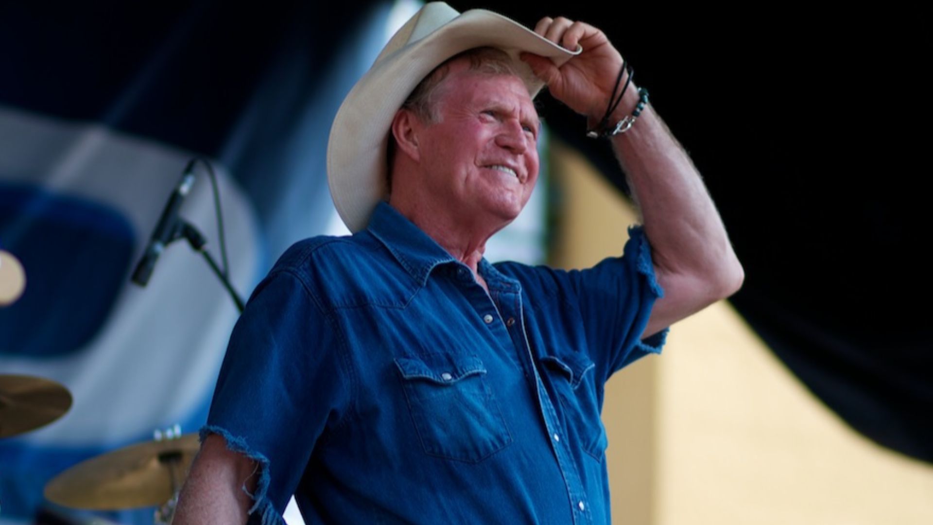 File:BillyJoe Shaver.jpg