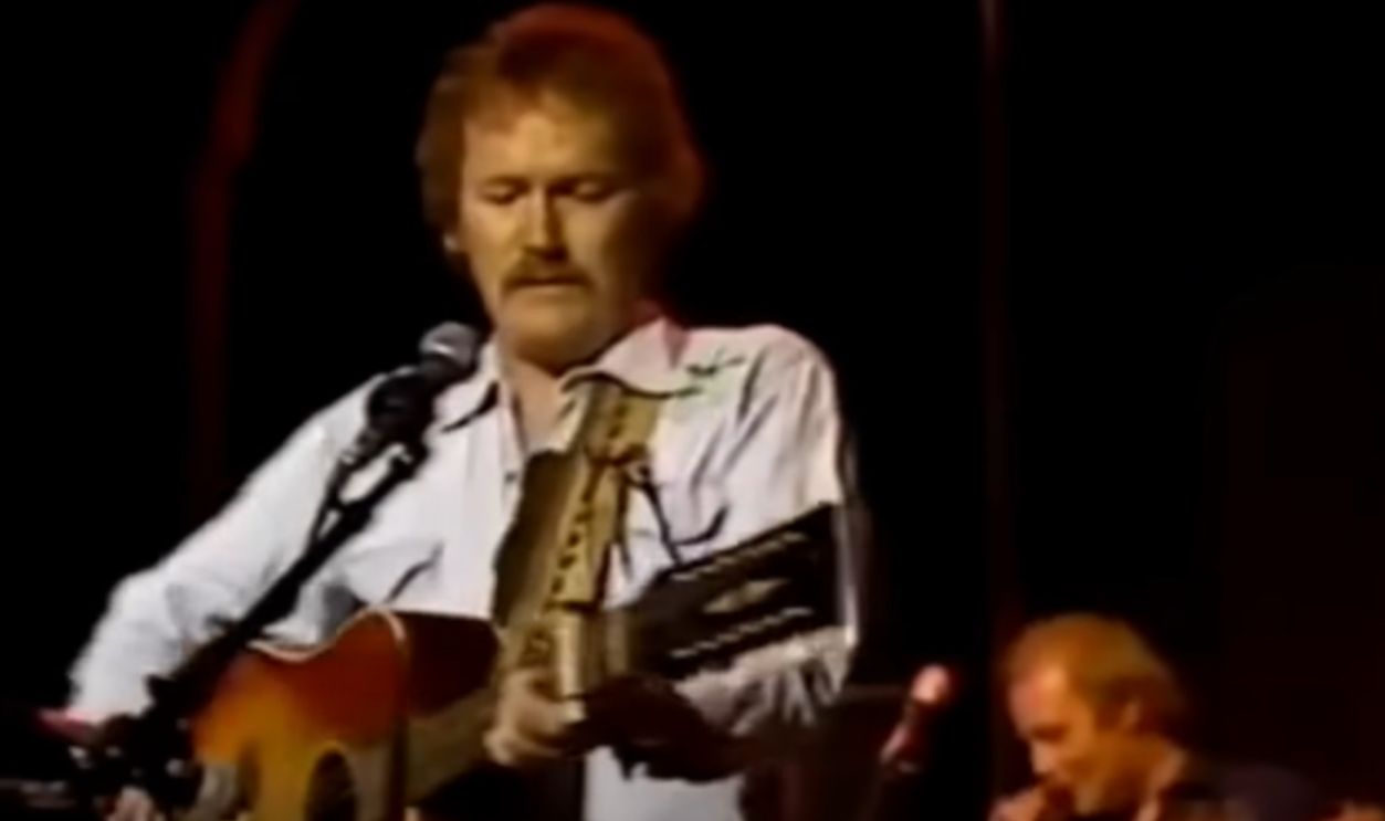 "The Wreck of the Edmund Fitzgerald" (Gordon Lightfoot)
