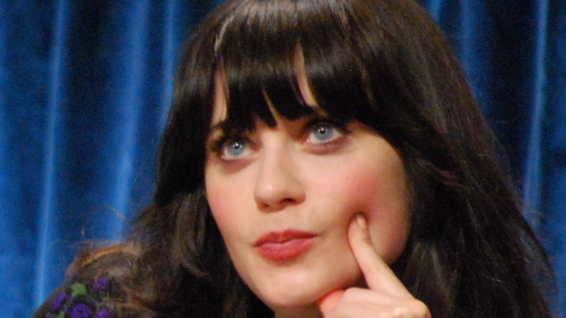 File:Zooey Deschanel 2012.jpg