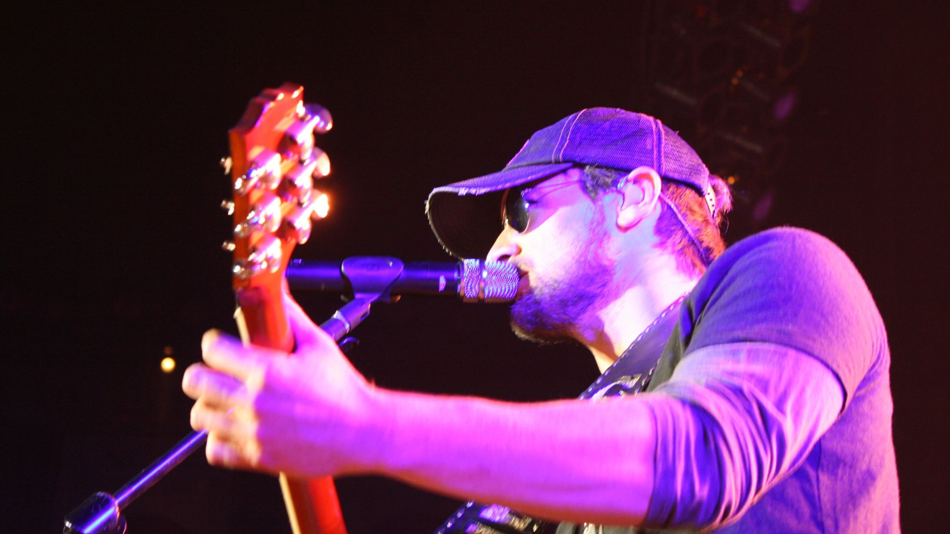 File:Eric Church at WGNA in 2012.jpg