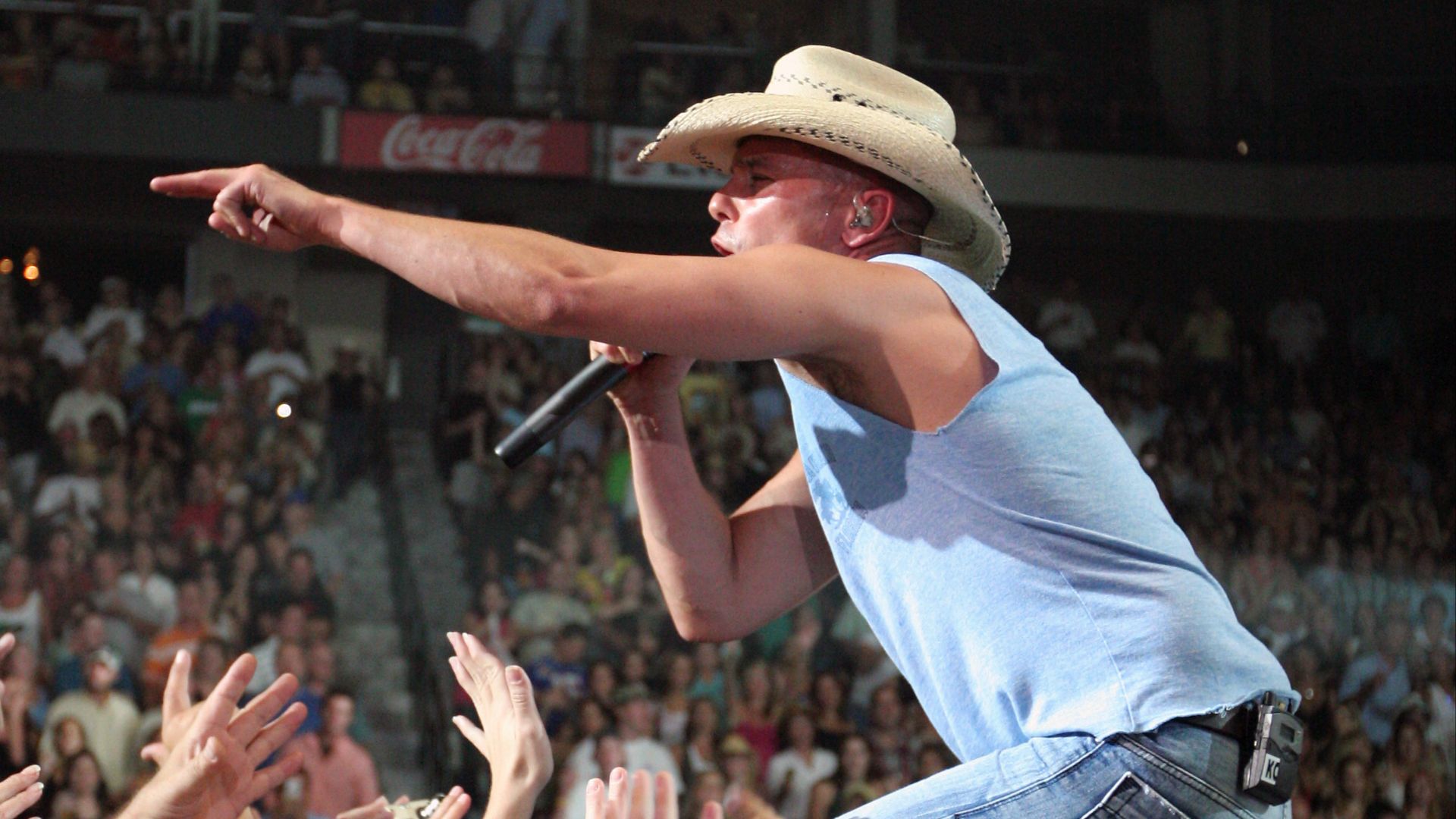 File:Kenny Chesney 20080830.jpg