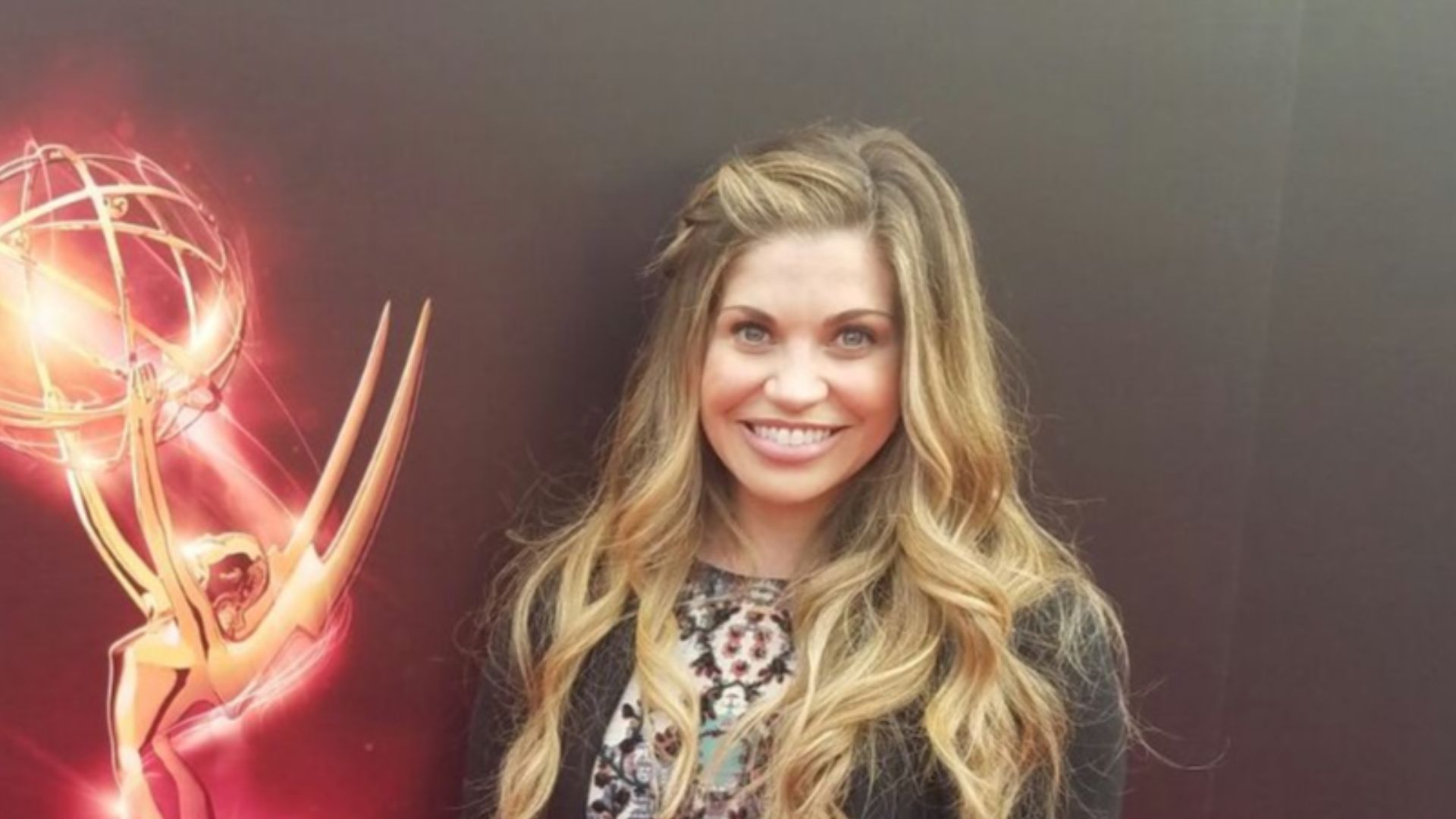 File:Danielle Fishel photo Red Carpet.jpg