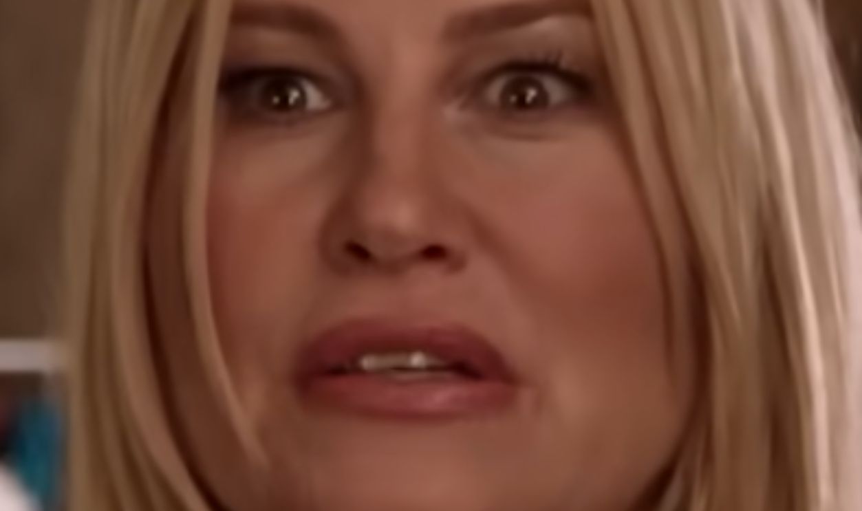 Jennifer Coolidge Threw A Purse Party Nobody Wanted