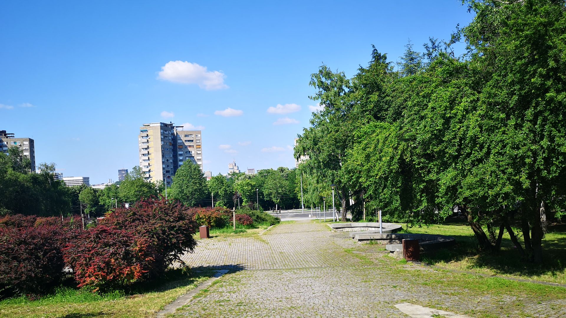 File:Museum of Yugoslavia park 2.jpg