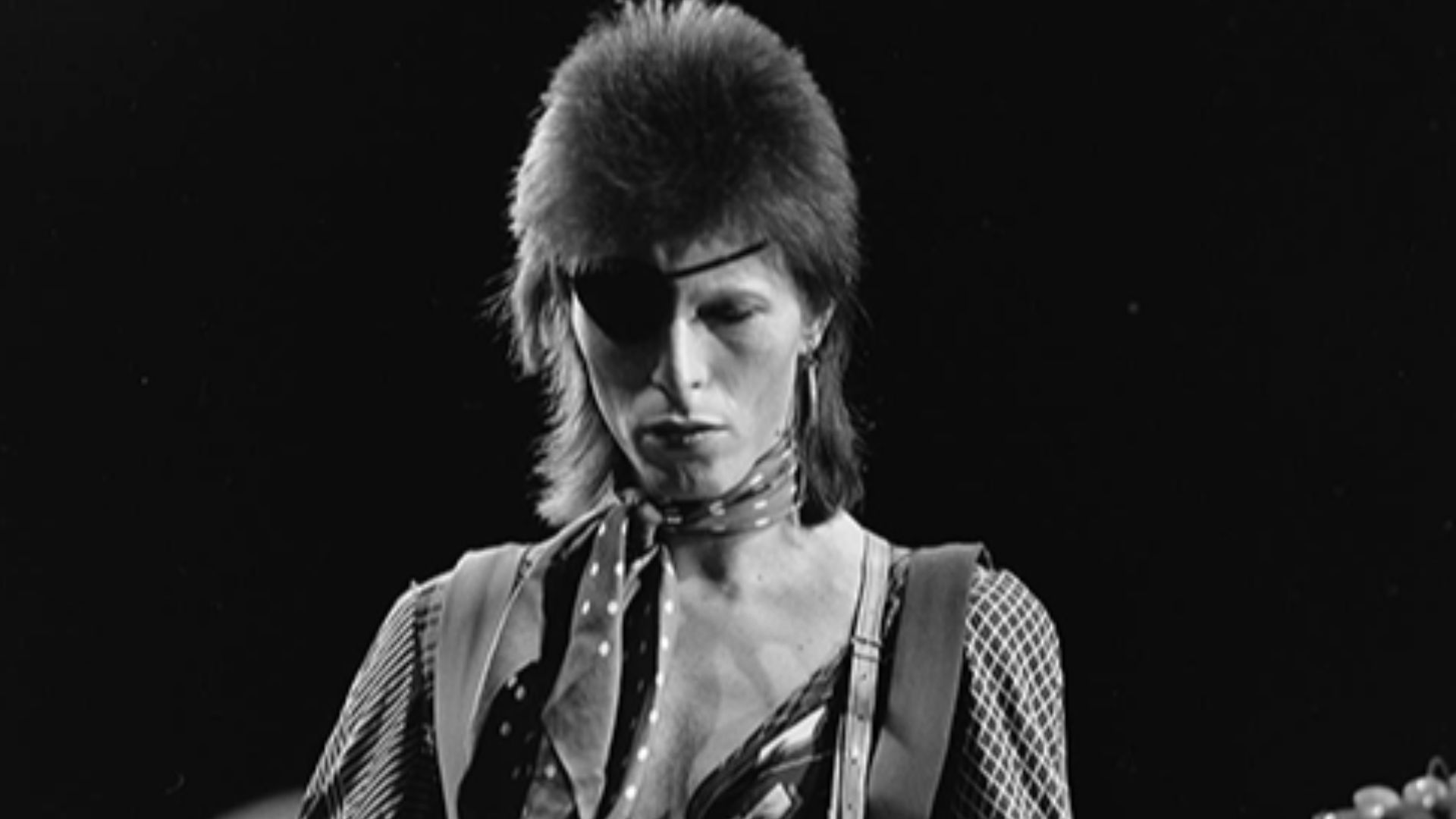 File:David Bowie - TopPop 1974 10.png