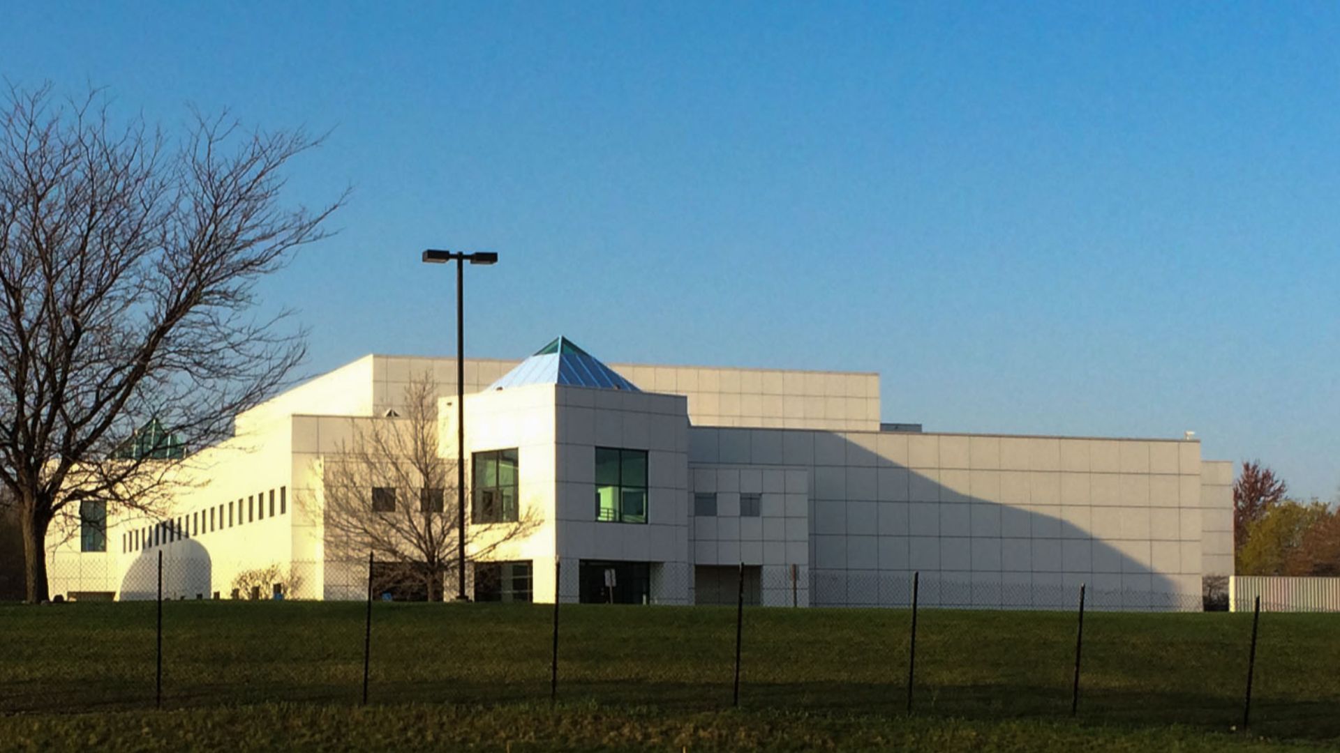 File:20150502-PaisleyParkStudio.jpg