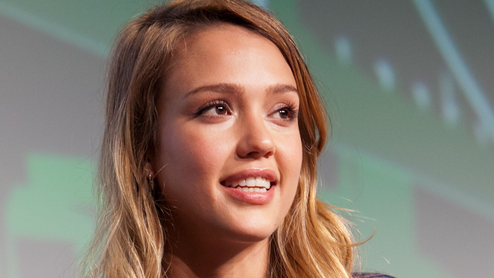 File:Jessica Alba (7985018595).jpg