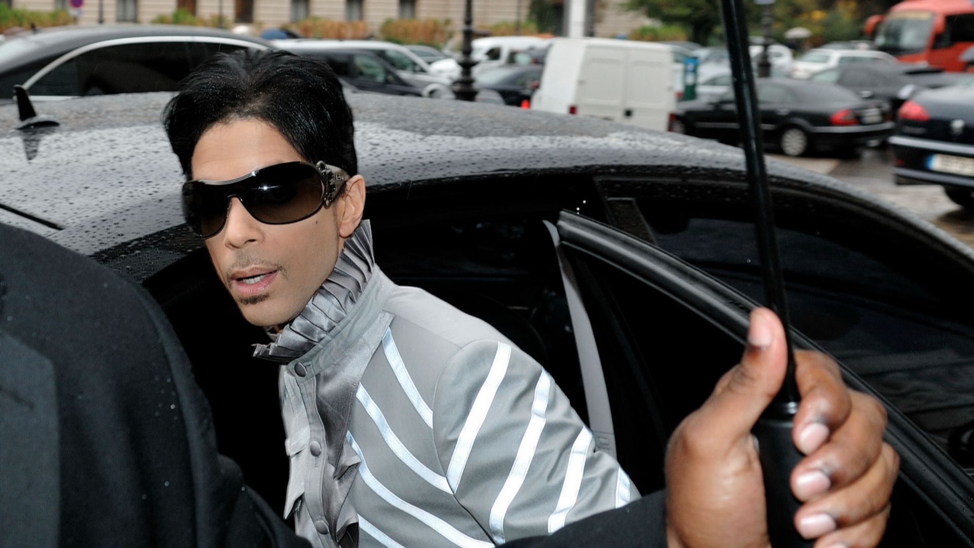 File:Prince, People au Défilé Channel, Printemps-Eté 2010.jpg