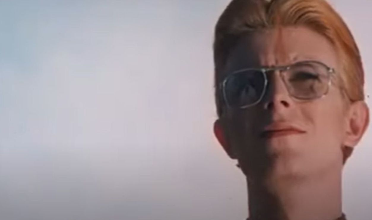 Screenshot from The Man Who Fell to Earth (1976)
