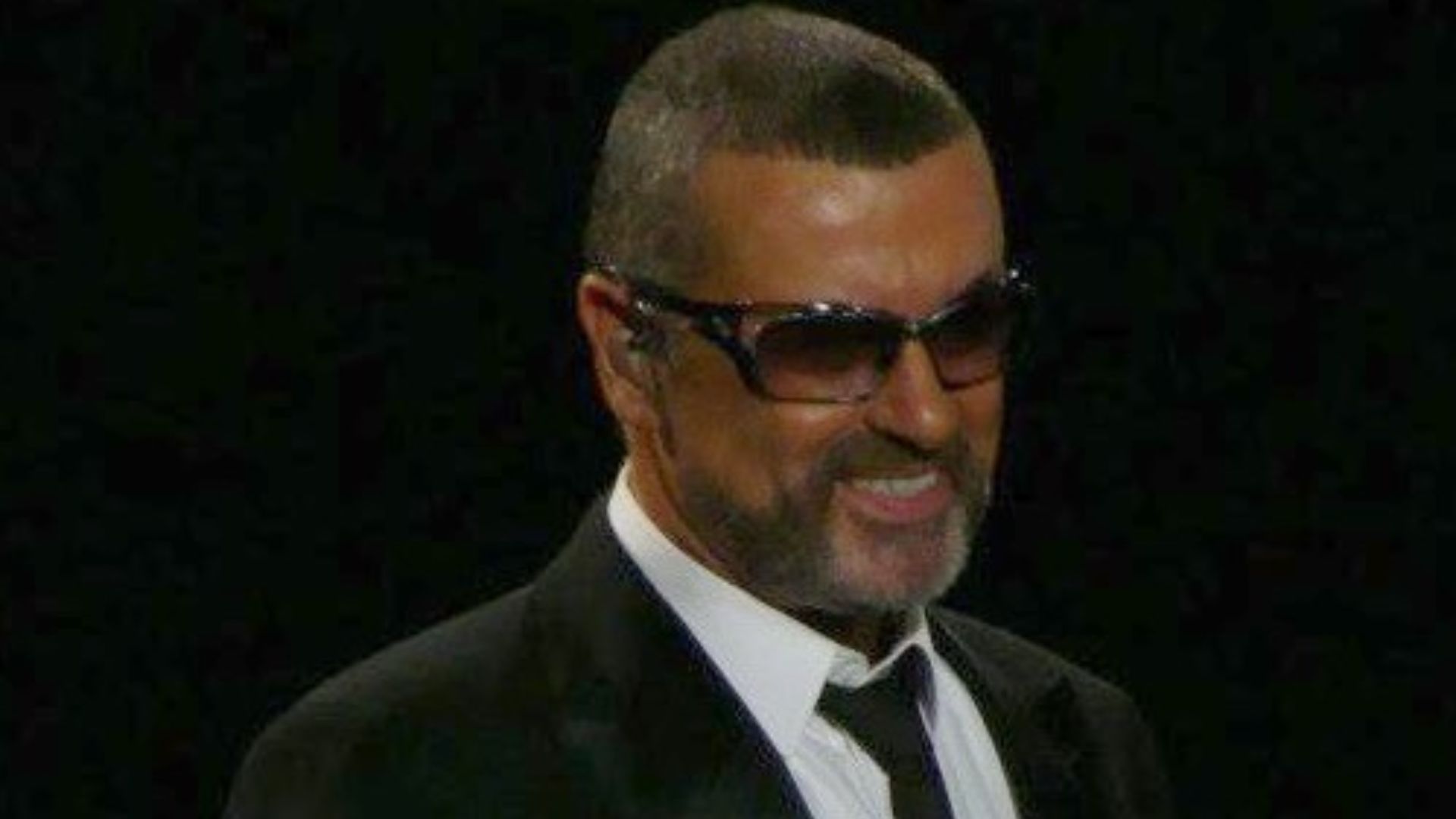 File:George Michael Symphonica (12).jpg
