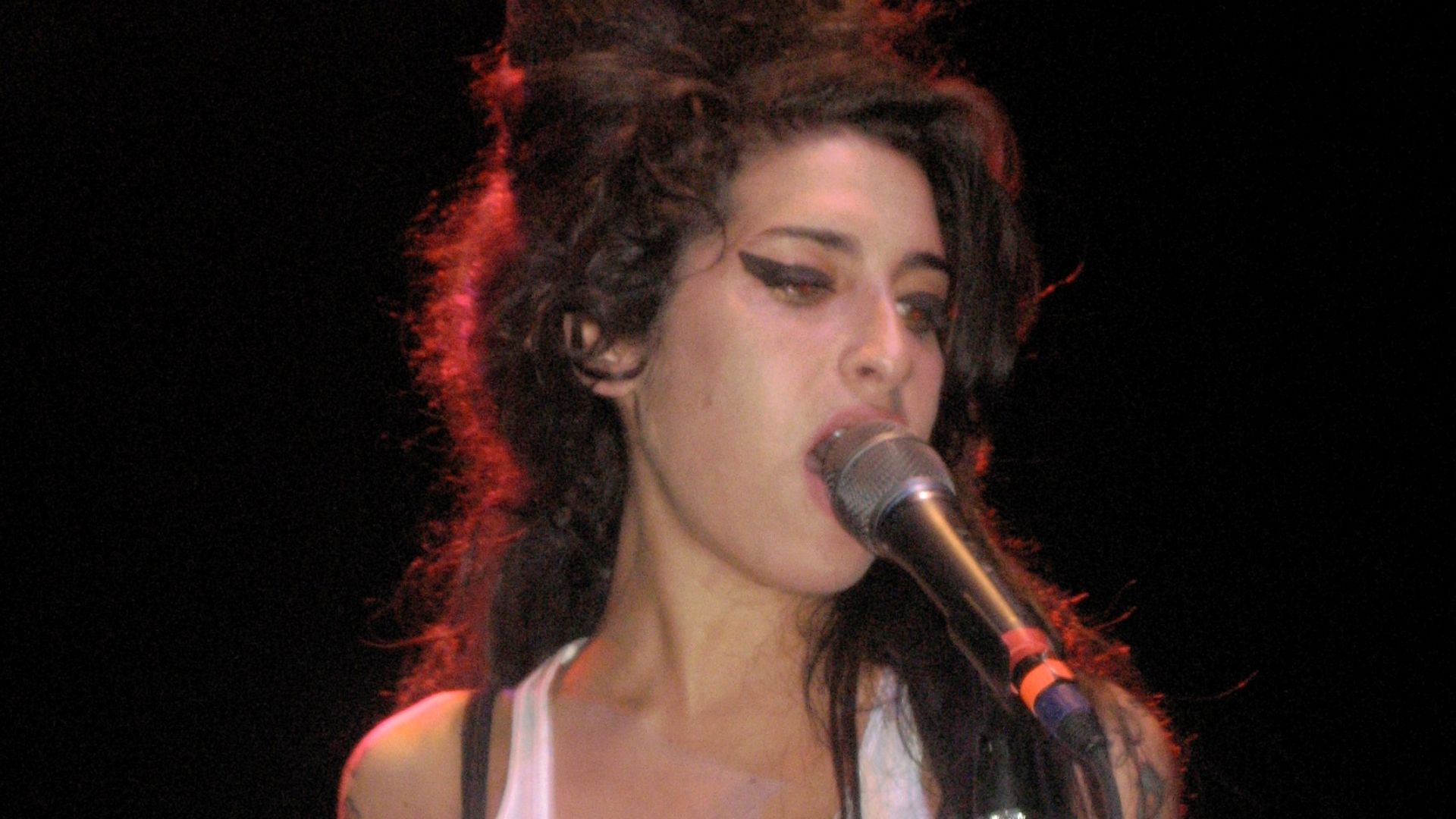 File:Amy Winehouse in 2007.jpg