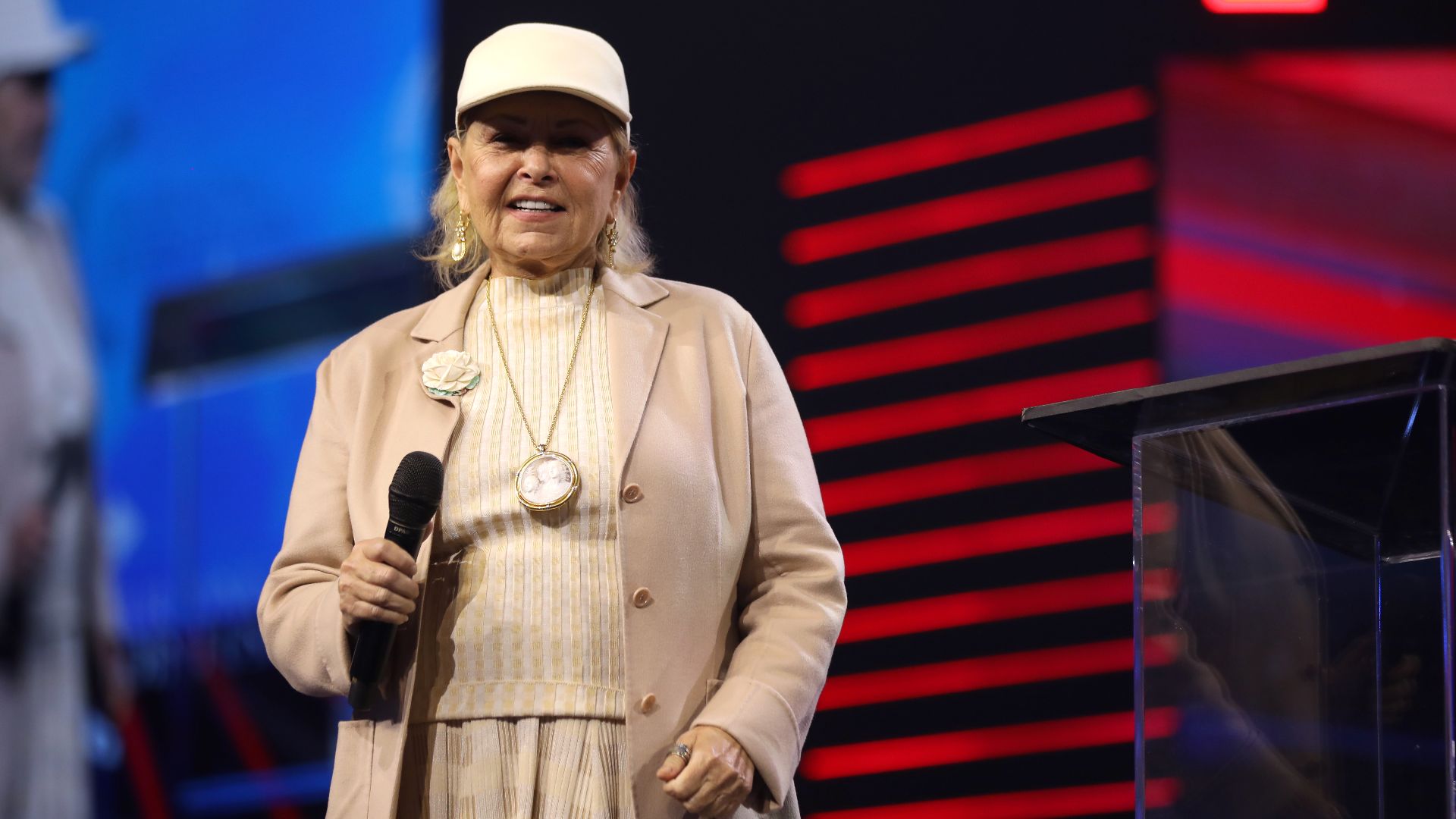 File:Roseanne Barr (53420958886).jpg